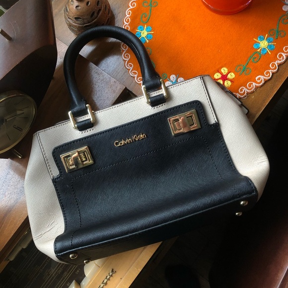 Calvin Klein Bag - Picture 8 of 15